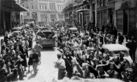New Zealand soldiers retreat through Athens. Photograph taken by Bdr N Blackburn.